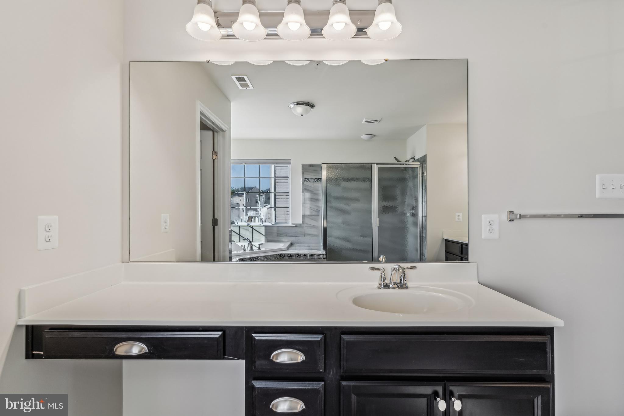 ELIZABETH HILLS - Residential Lease