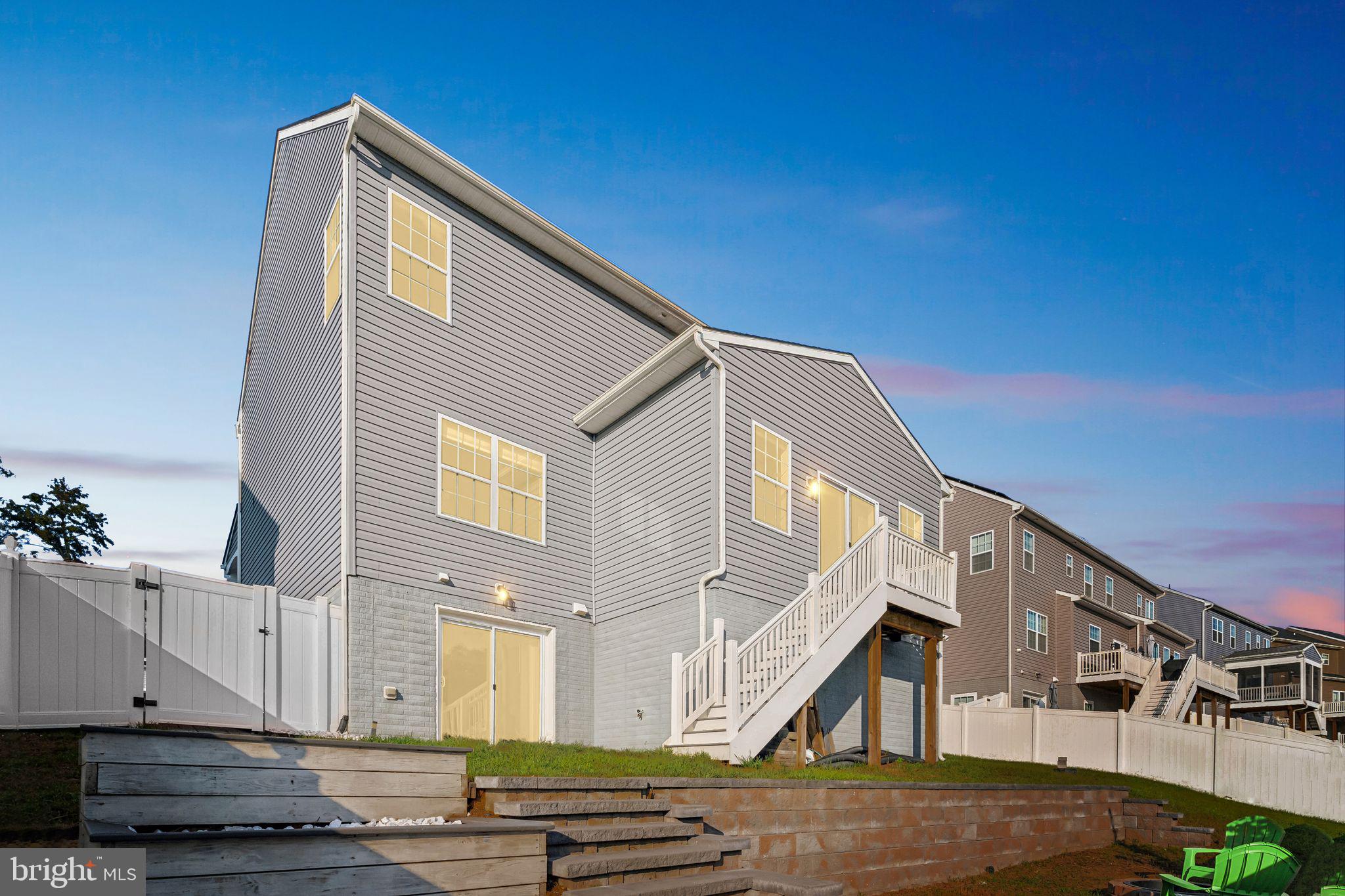 ELIZABETH HILLS - Residential Lease