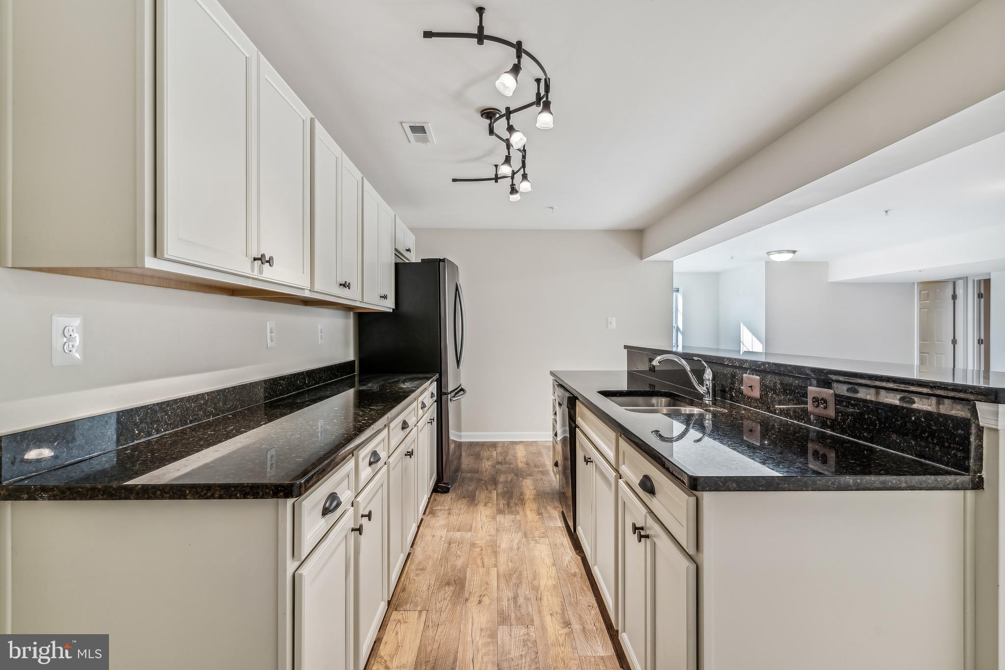 ELIZABETH HILLS - Residential Lease