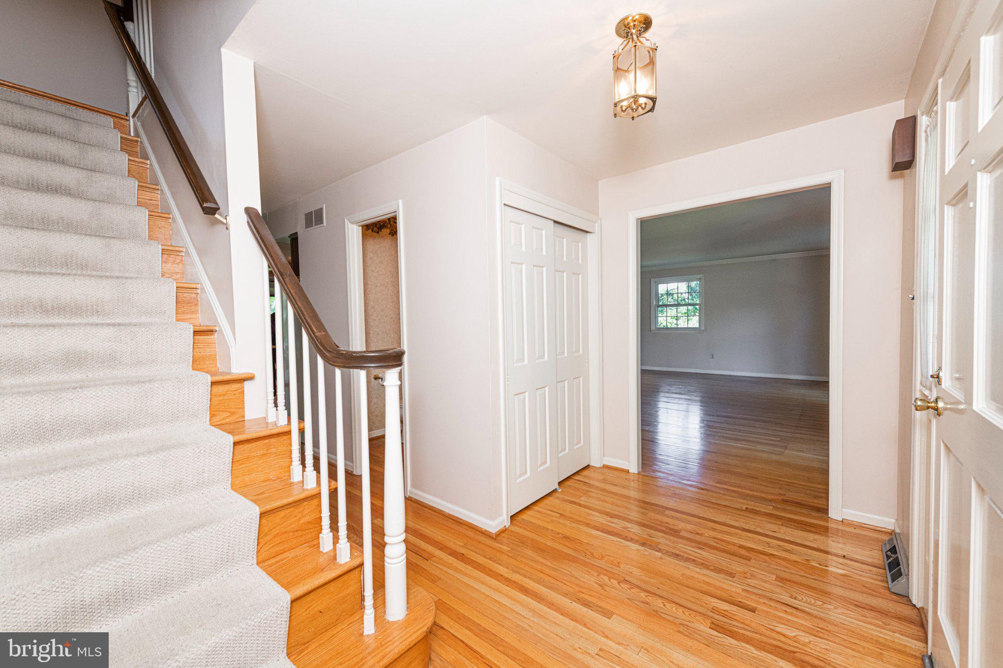811 MCCOMB LANE