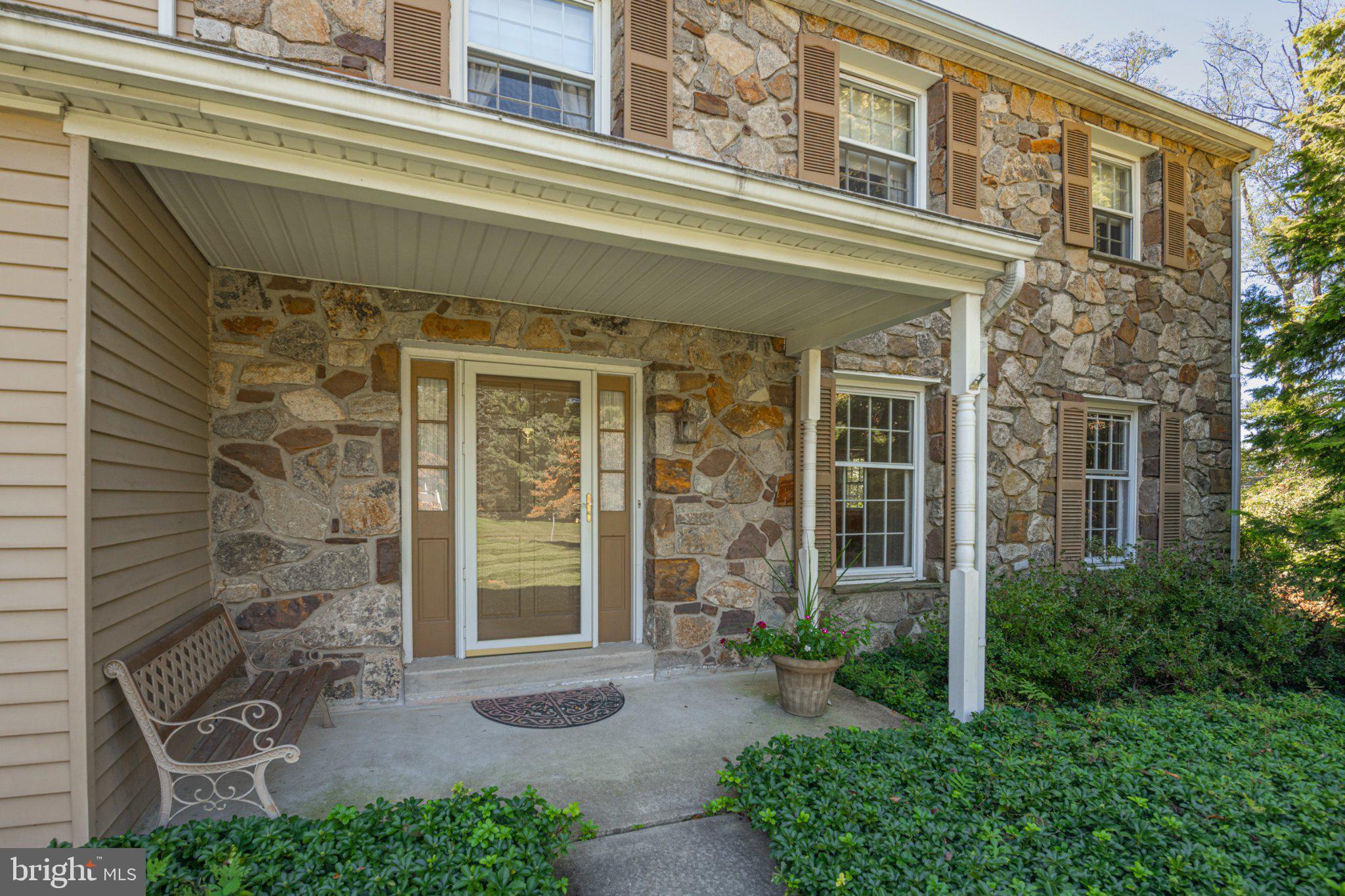 811 MCCOMB LANE