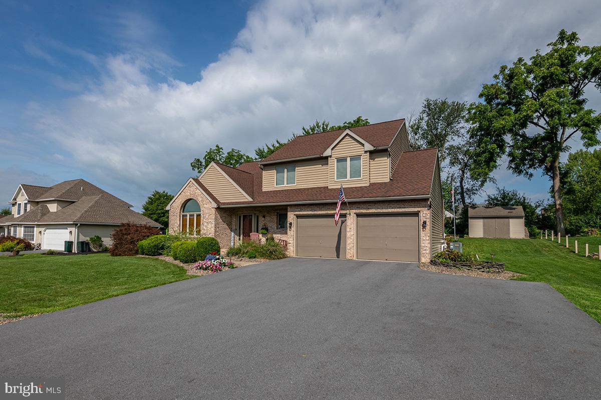 328 W WALNUT TREE DRIVE