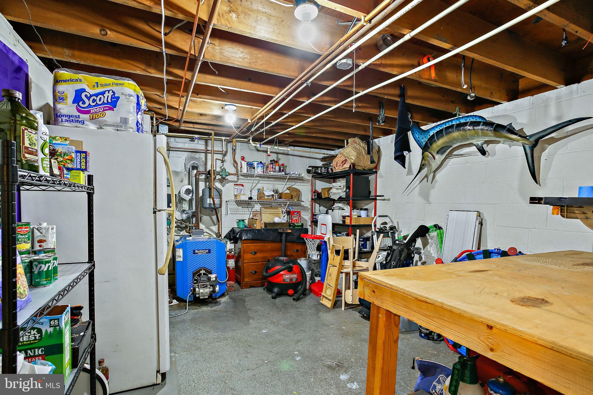 WHITE HALL - Residential