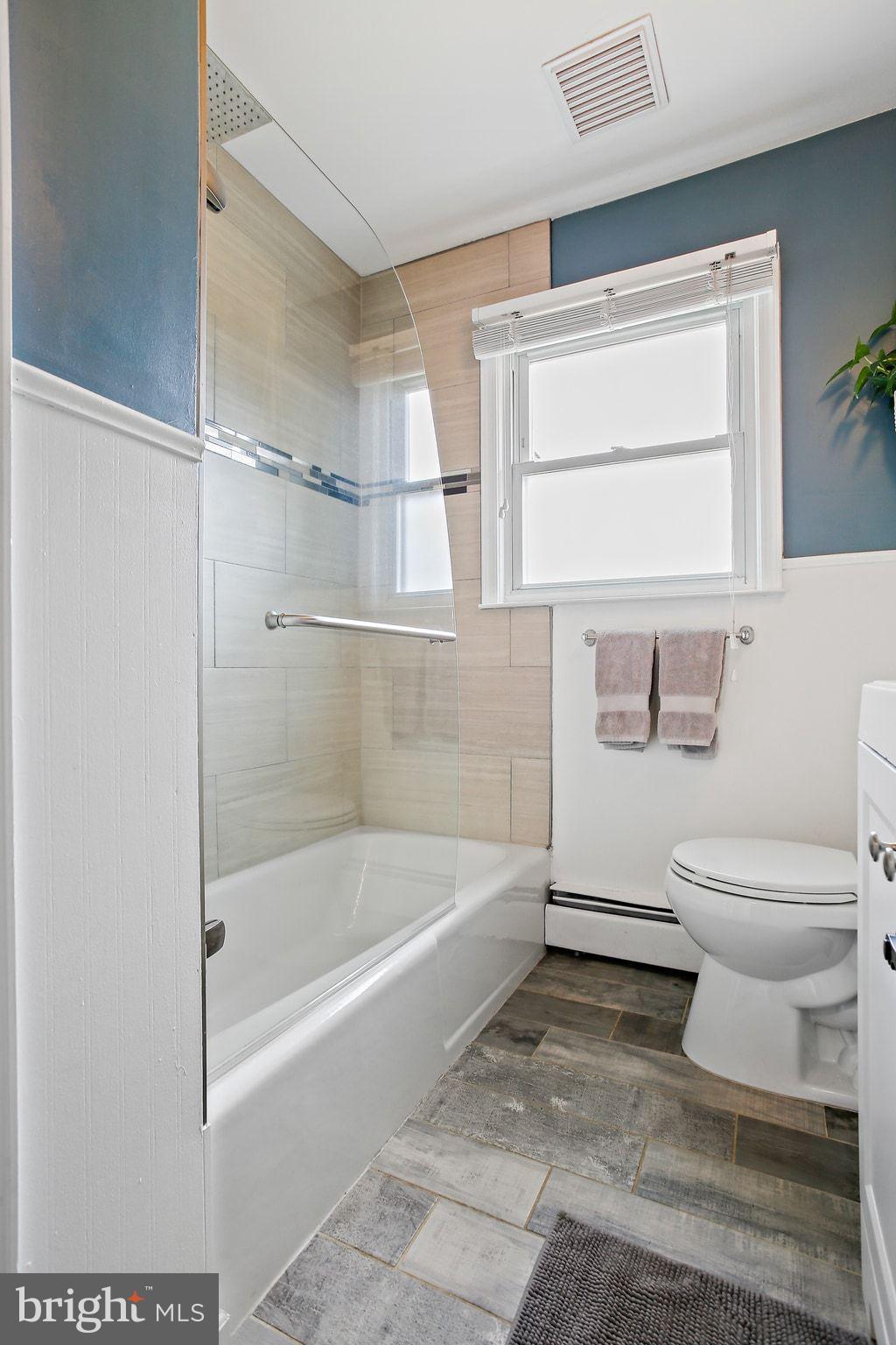 WHITE HALL - Residential