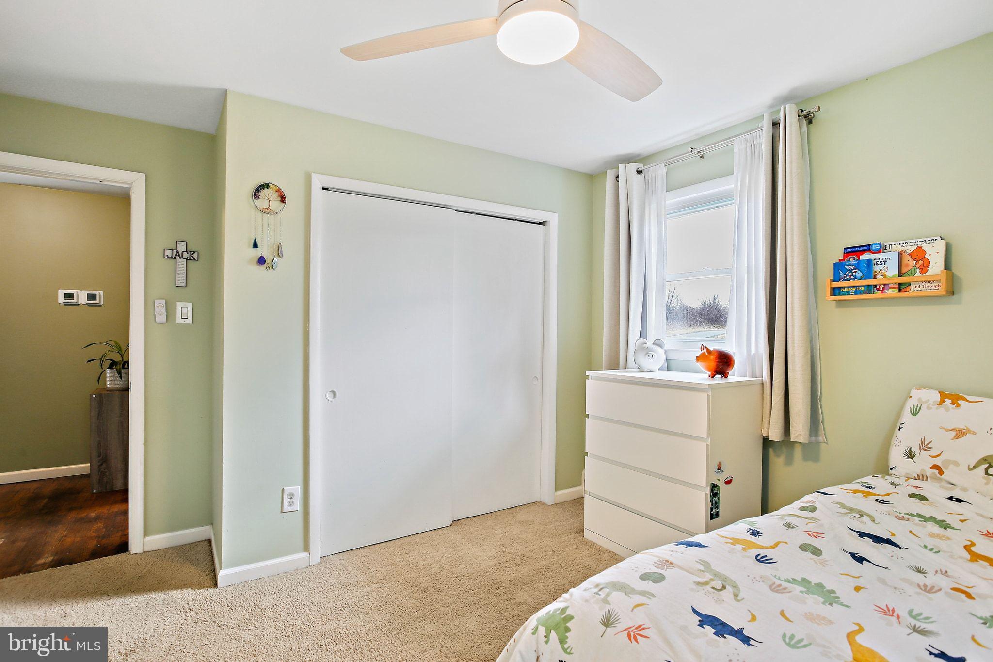 WHITE HALL - Residential