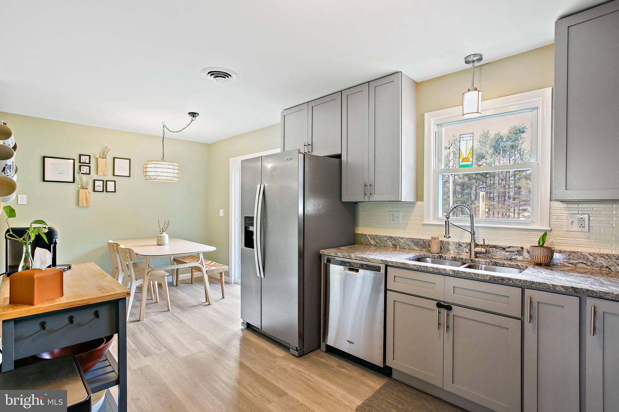 WHITE HALL - Residential