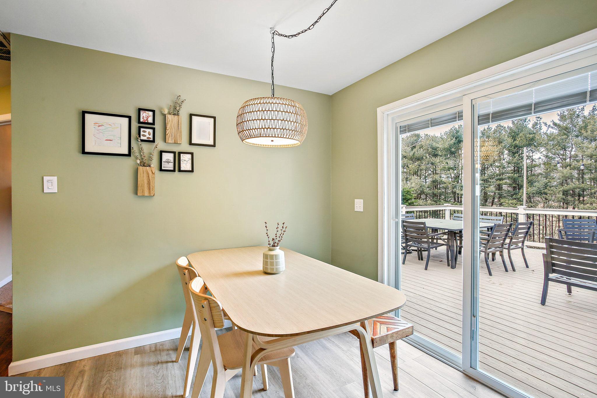 WHITE HALL - Residential