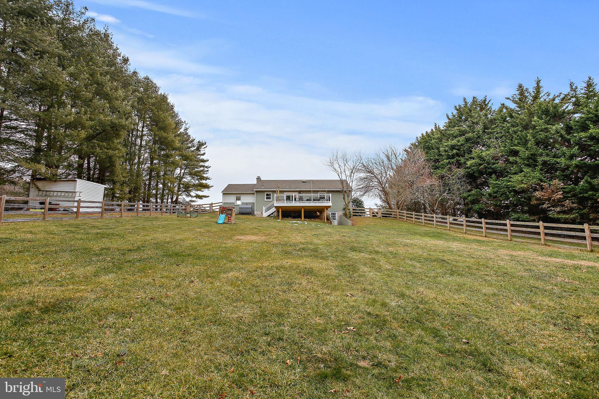 WHITE HALL - Residential