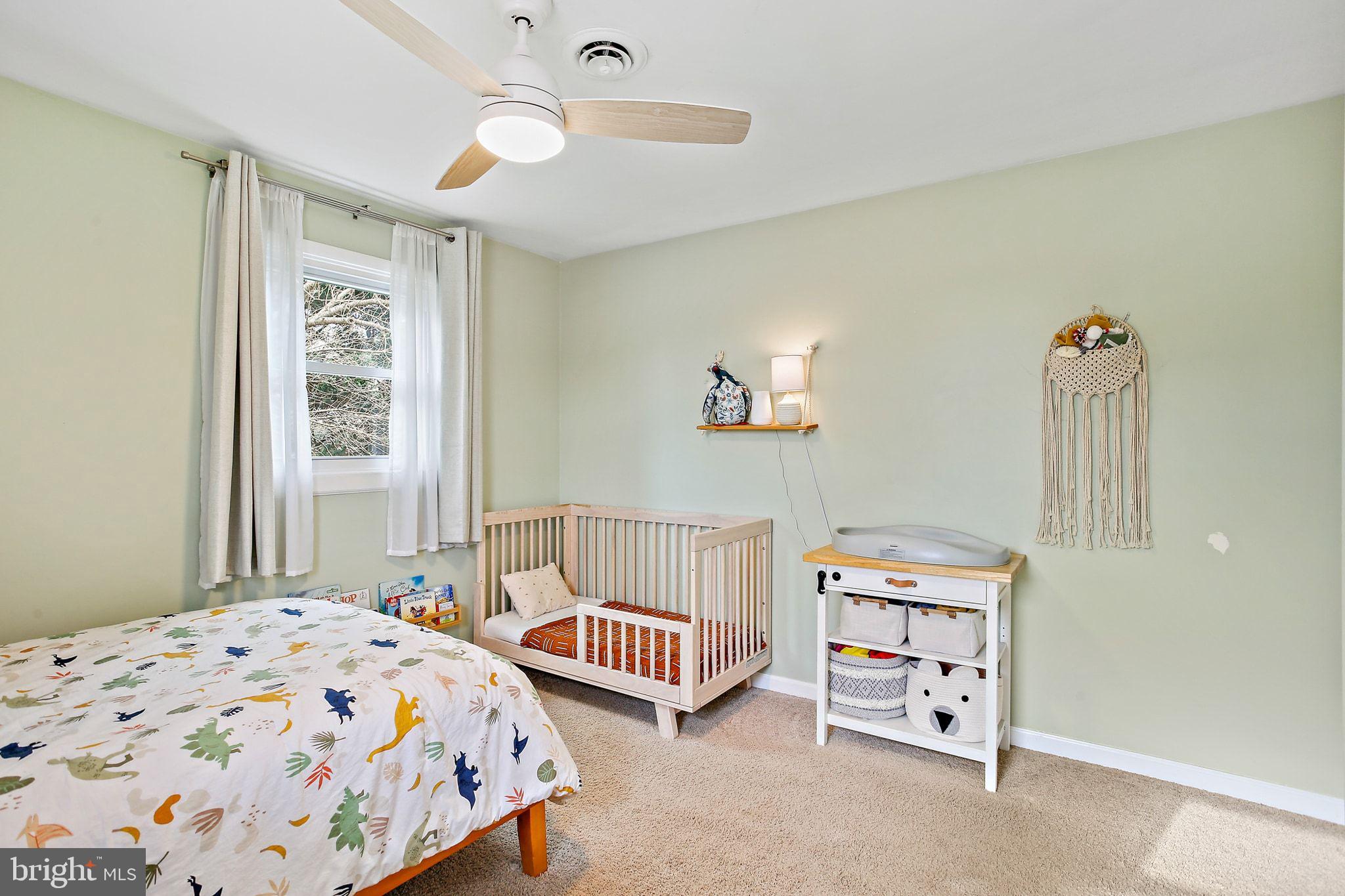 WHITE HALL - Residential