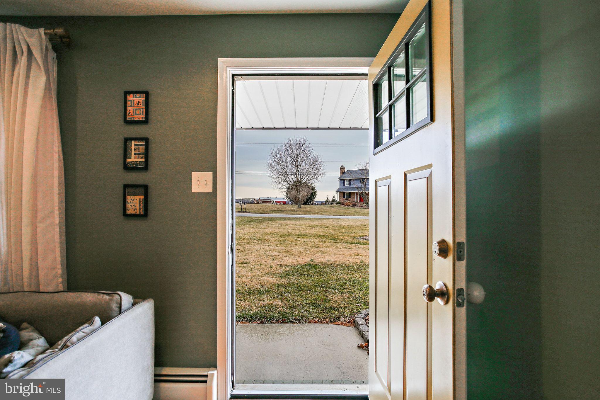 WHITE HALL - Residential