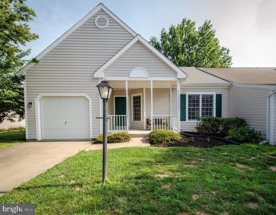 Dont miss this one!!!!!This charming one level living  home is  in the heart of Purcellville and close to  shops, restaurants, W&OD Bike Trail and schools and  is move in ready with new carpet and fresh neutral paint. Enjoy gardening from the side and rear fenced yard or just relax on the front porch.The convenience of attached garage completes this great home. Ready now for new owners.