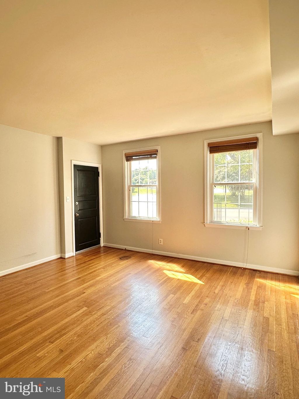 Photo of 7 Russell Road #A, ALEXANDRIA, VA 22301 (MLS # VAAX2050116)