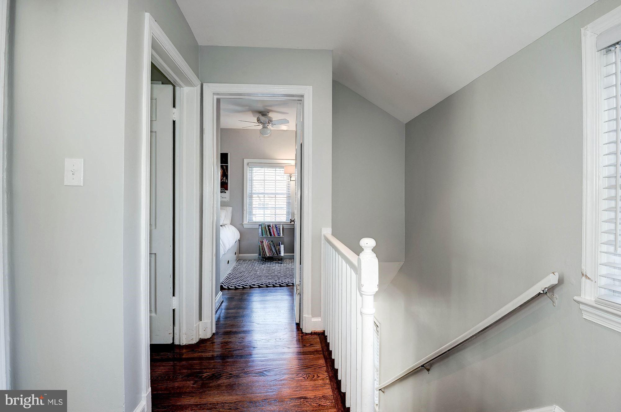 COUNTRY CLUB MANOR - Residential