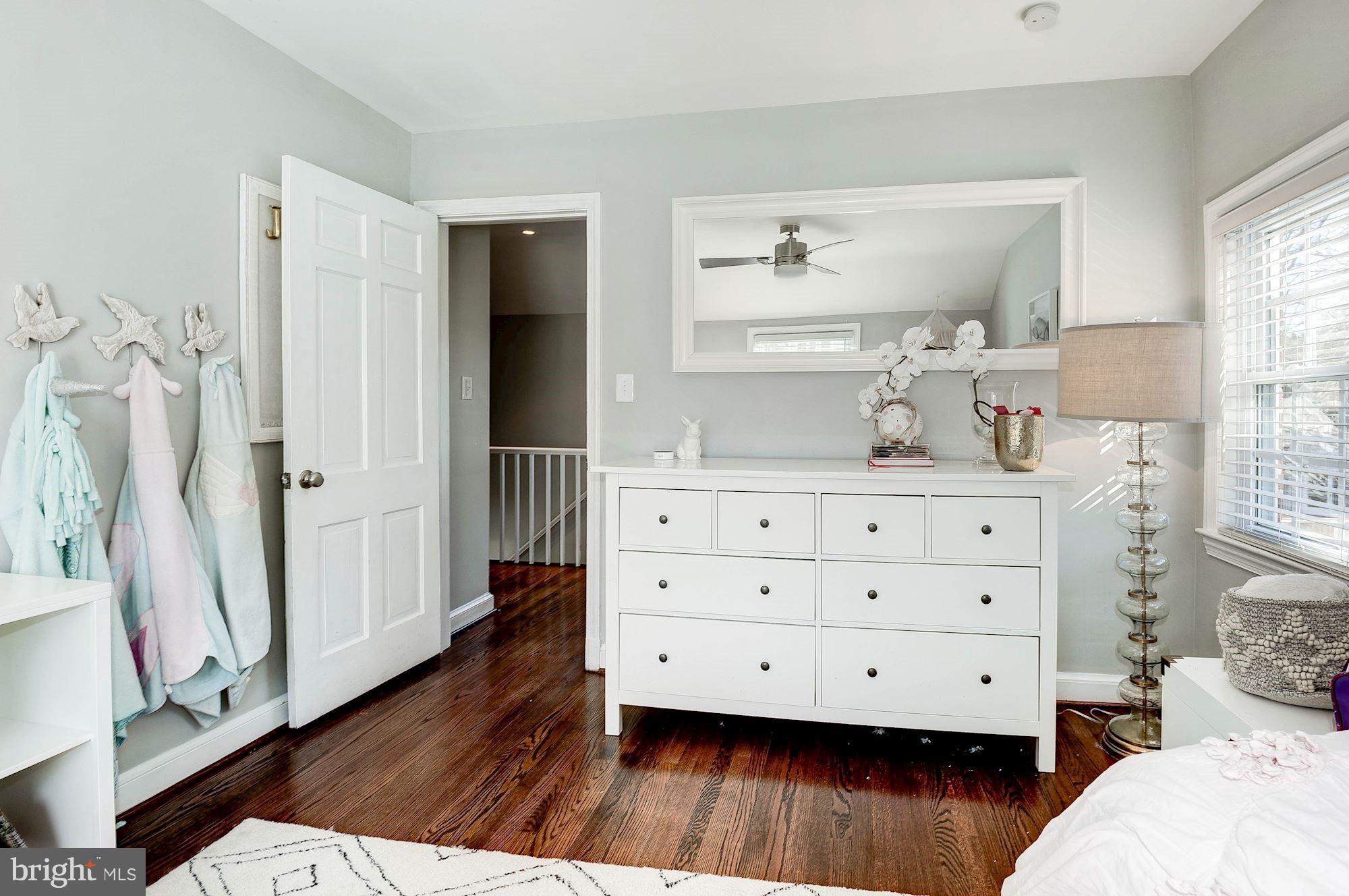 COUNTRY CLUB MANOR - Residential