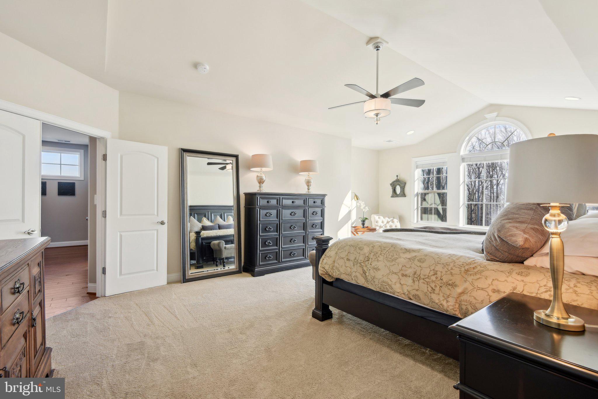 LONGVIEW CREST - Residential