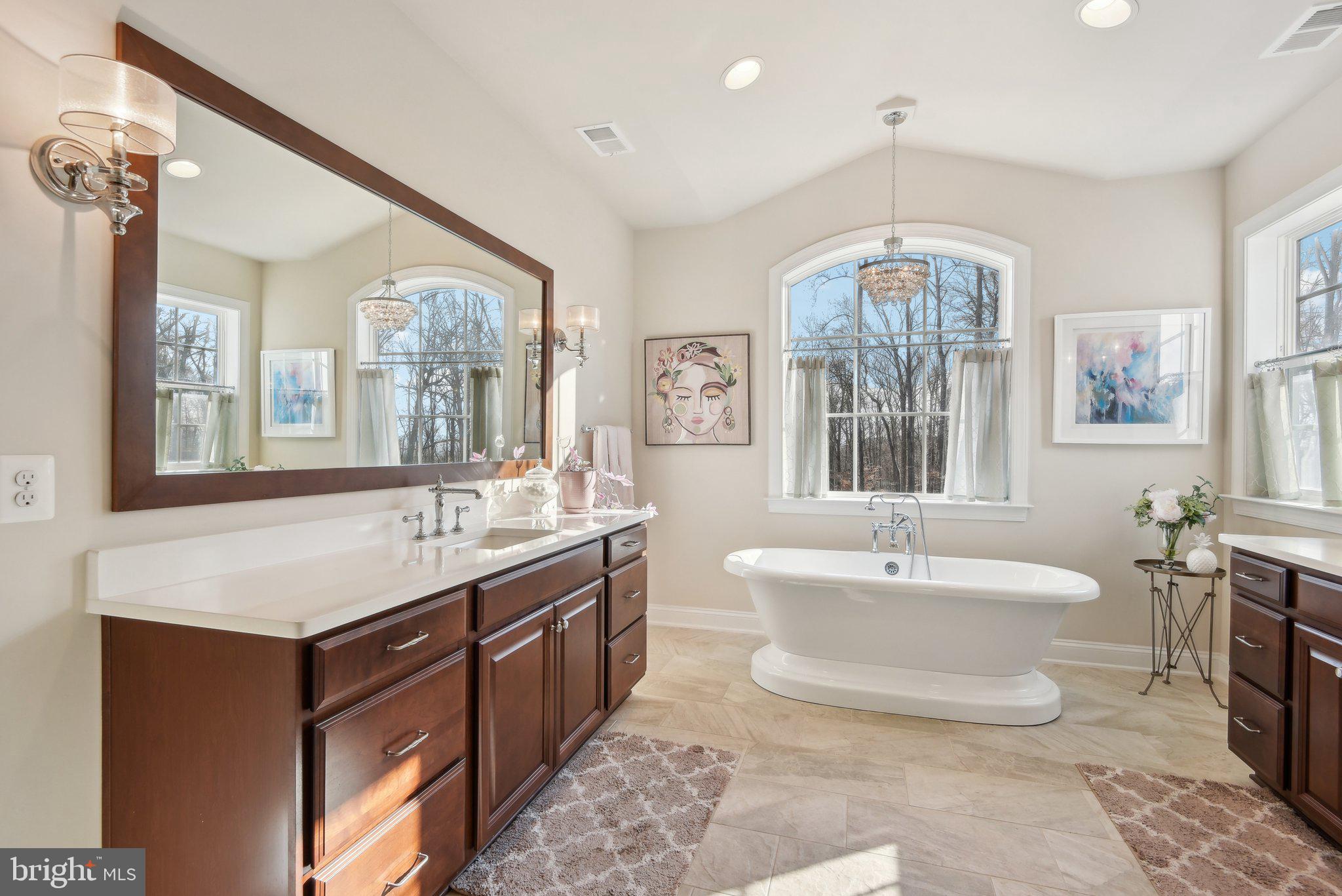 LONGVIEW CREST - Residential