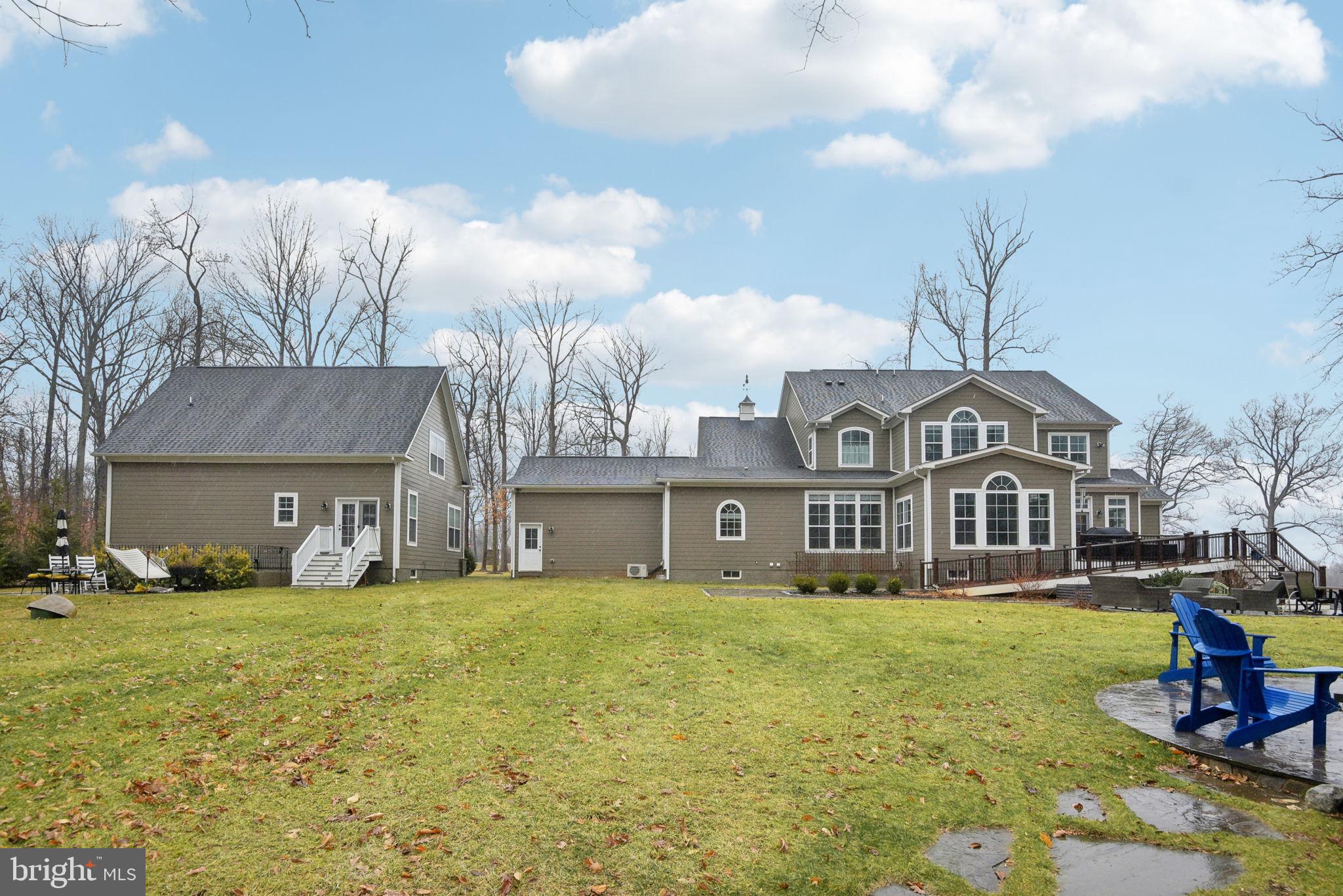 LONGVIEW CREST - Residential