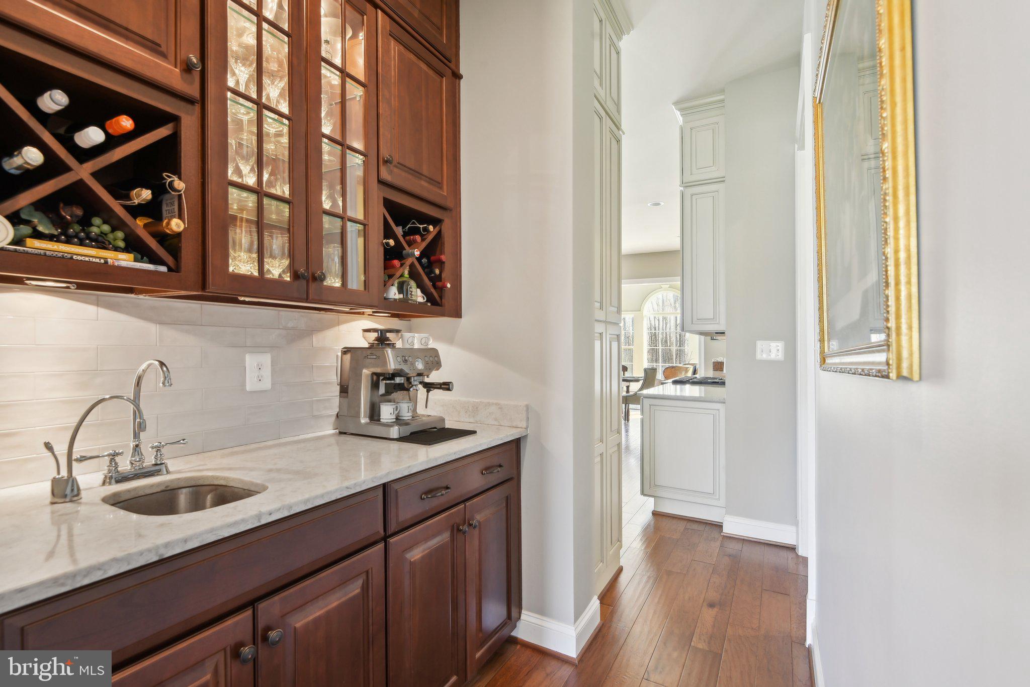 LONGVIEW CREST - Residential