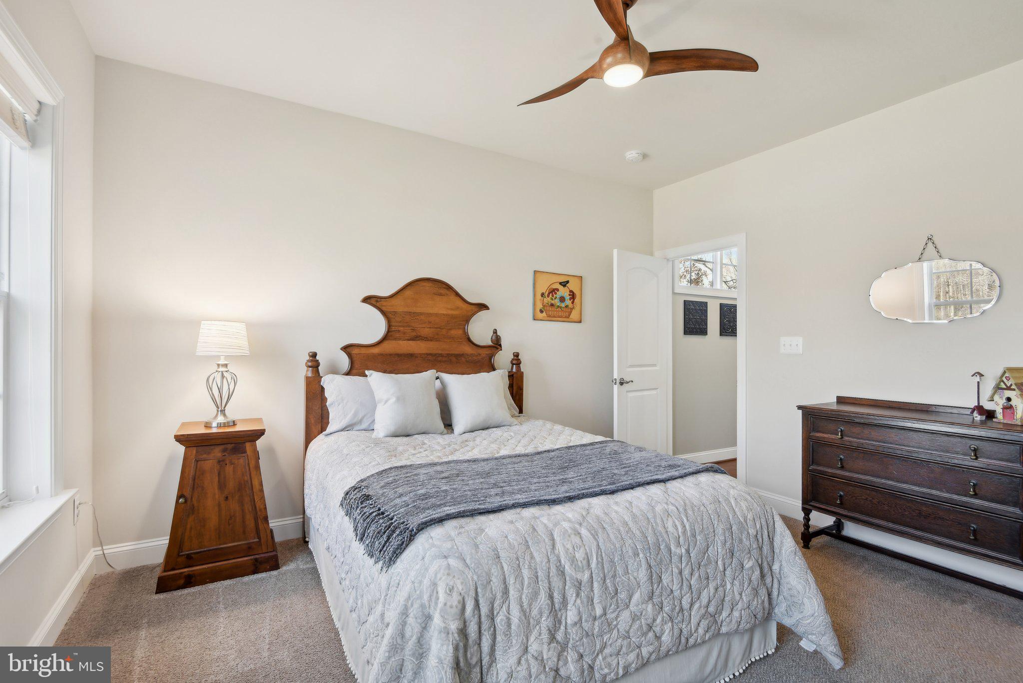 LONGVIEW CREST - Residential