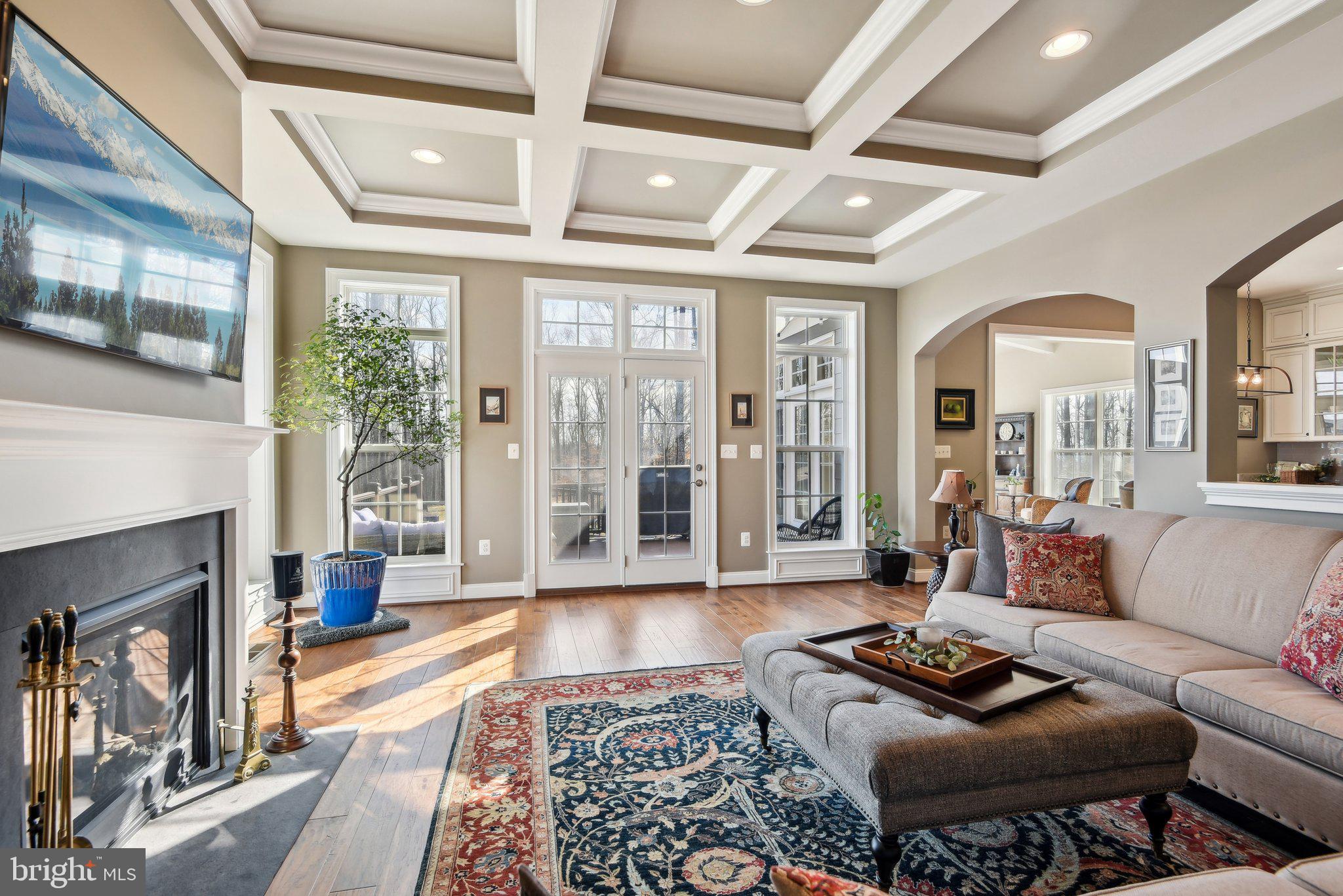 LONGVIEW CREST - Residential