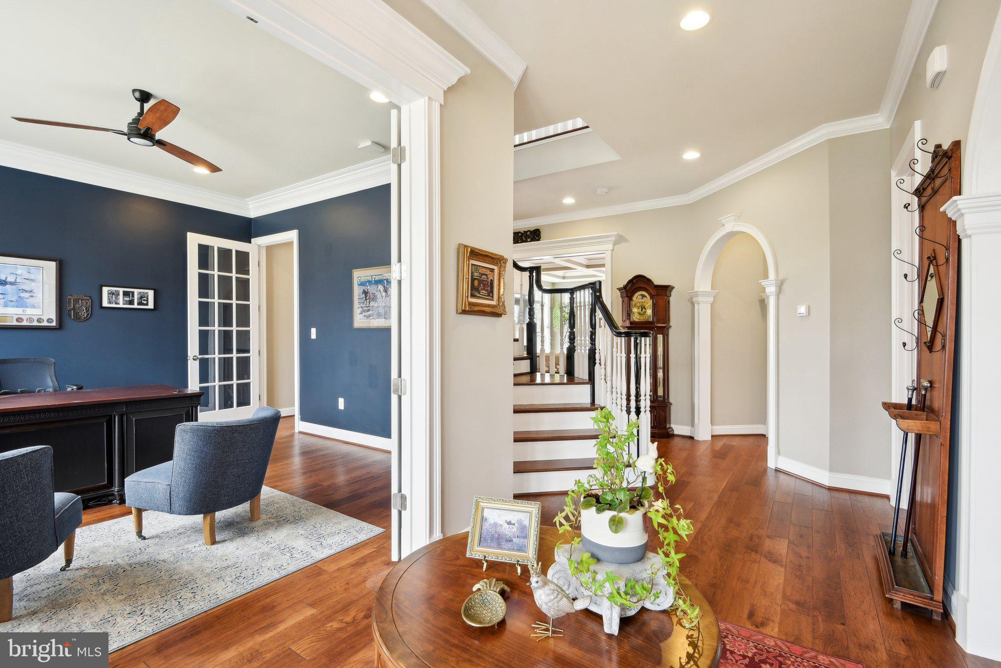 LONGVIEW CREST - Residential