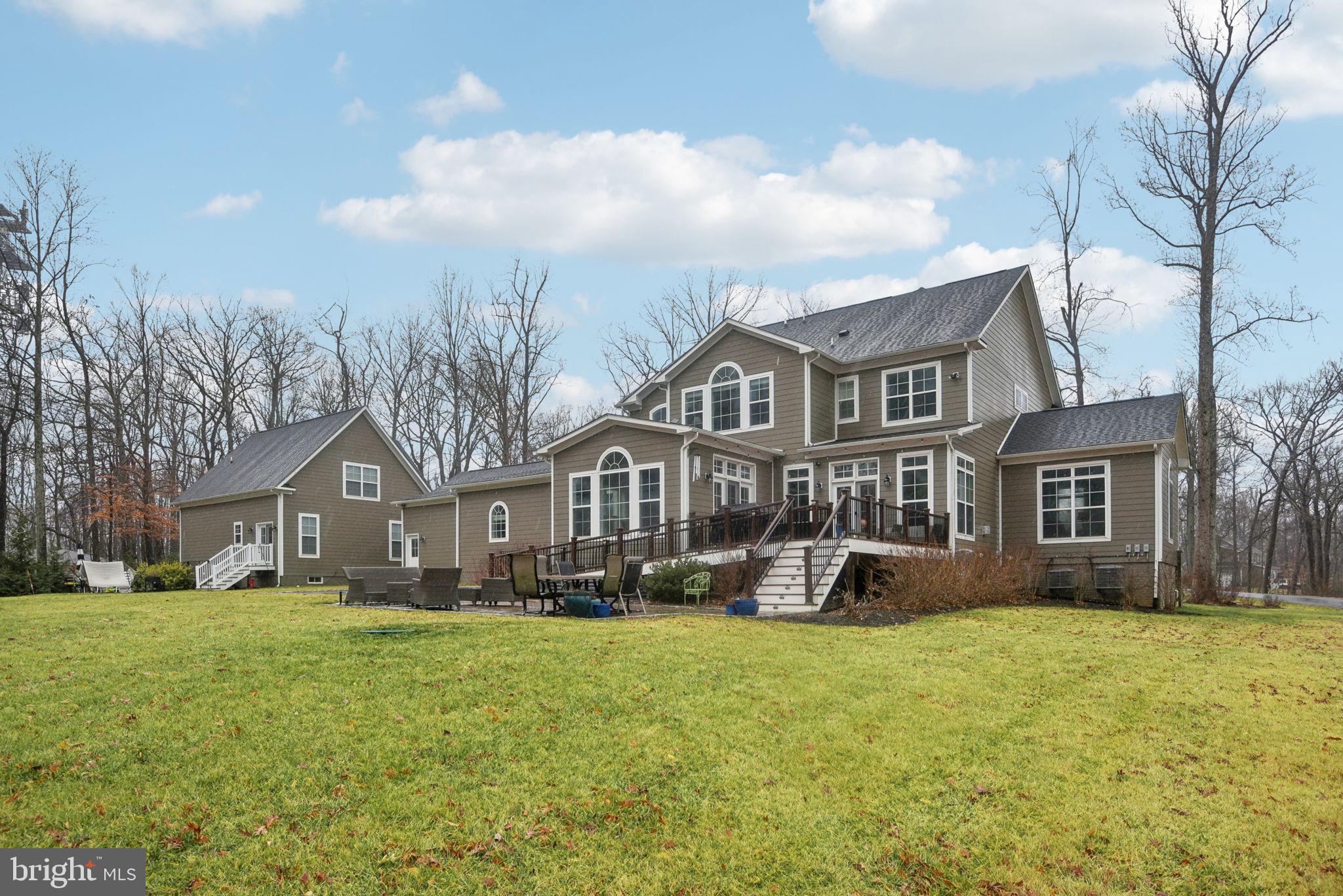 LONGVIEW CREST - Residential