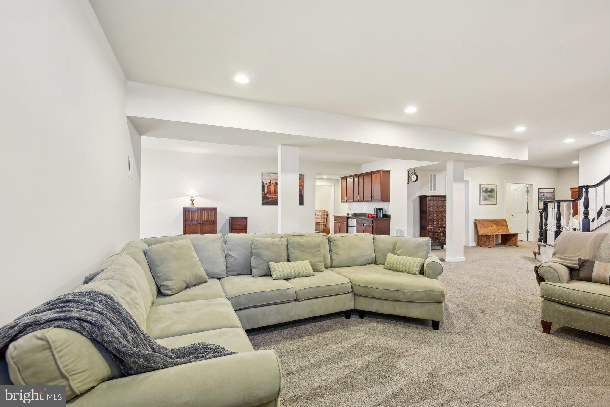 LONGVIEW CREST - Residential