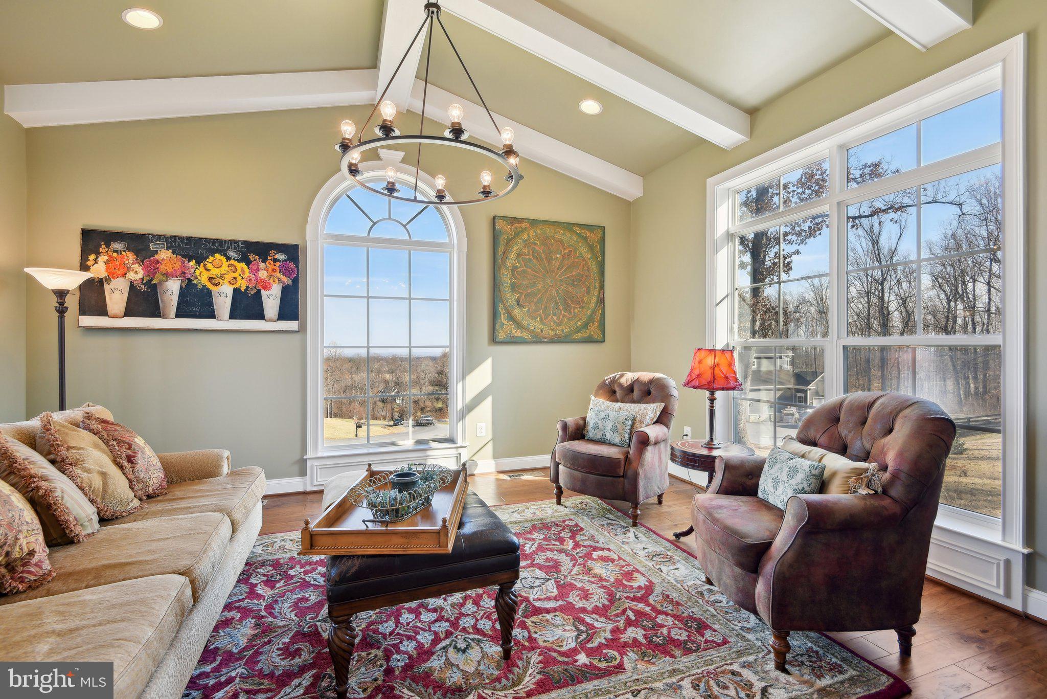 LONGVIEW CREST - Residential