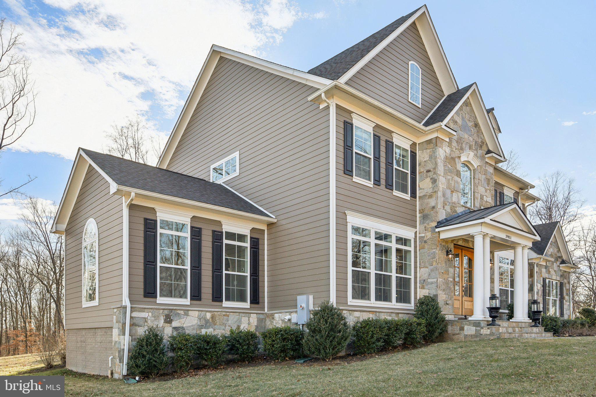 LONGVIEW CREST - Residential