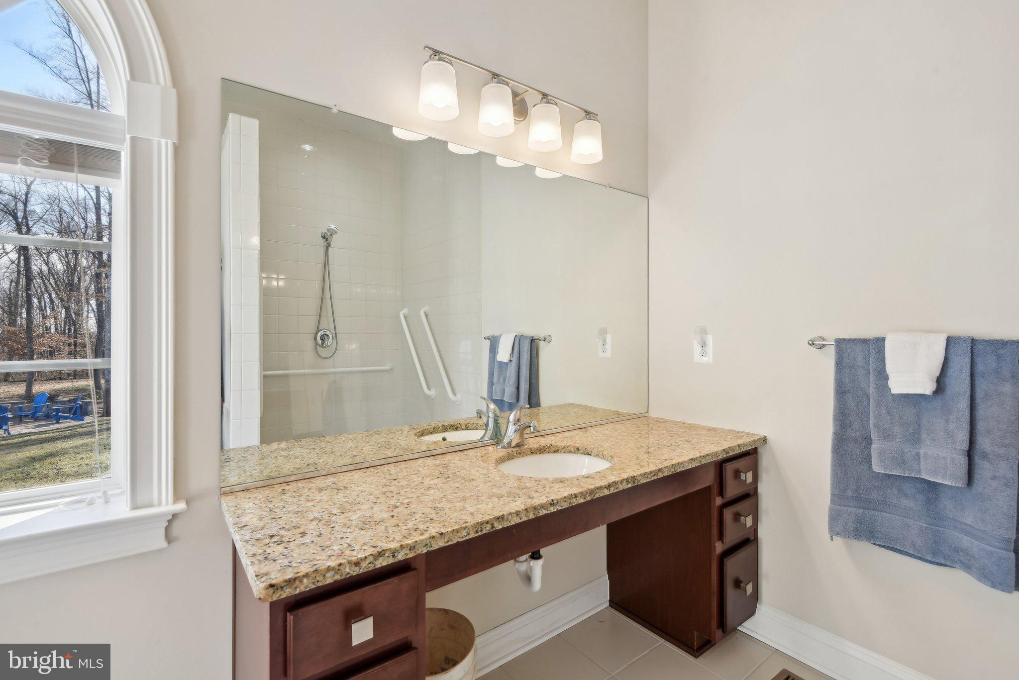 LONGVIEW CREST - Residential