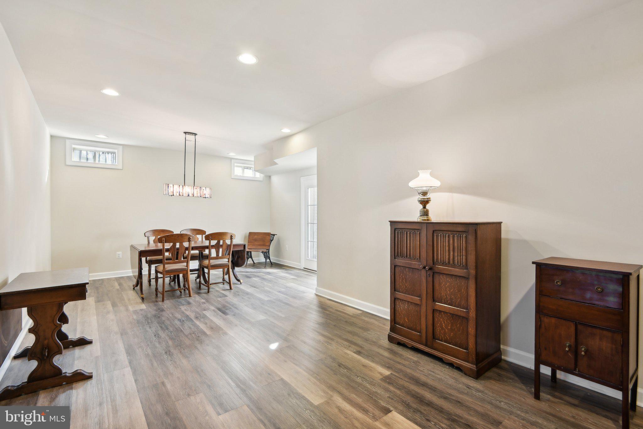 LONGVIEW CREST - Residential