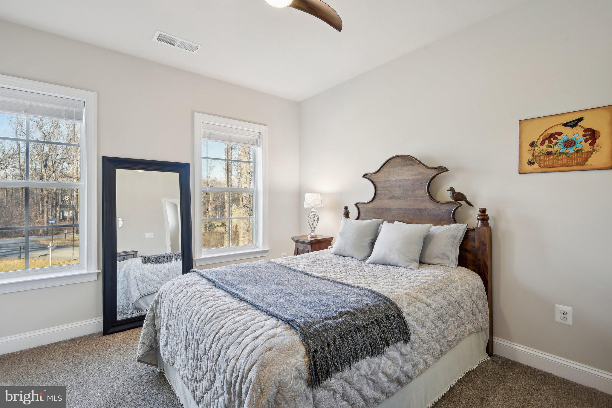 LONGVIEW CREST - Residential