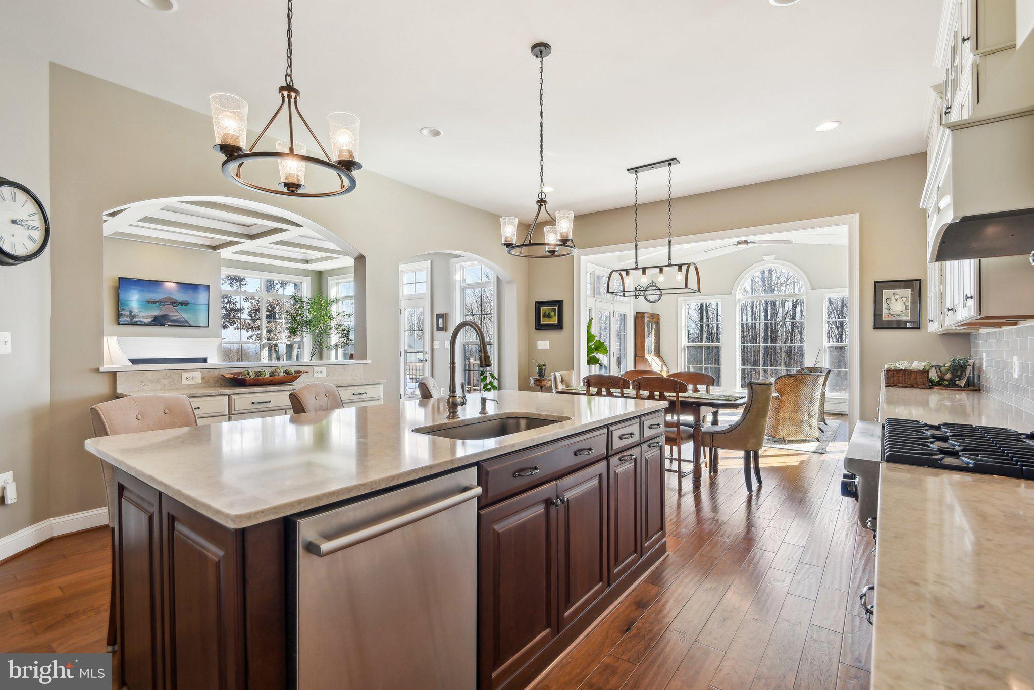 LONGVIEW CREST - Residential