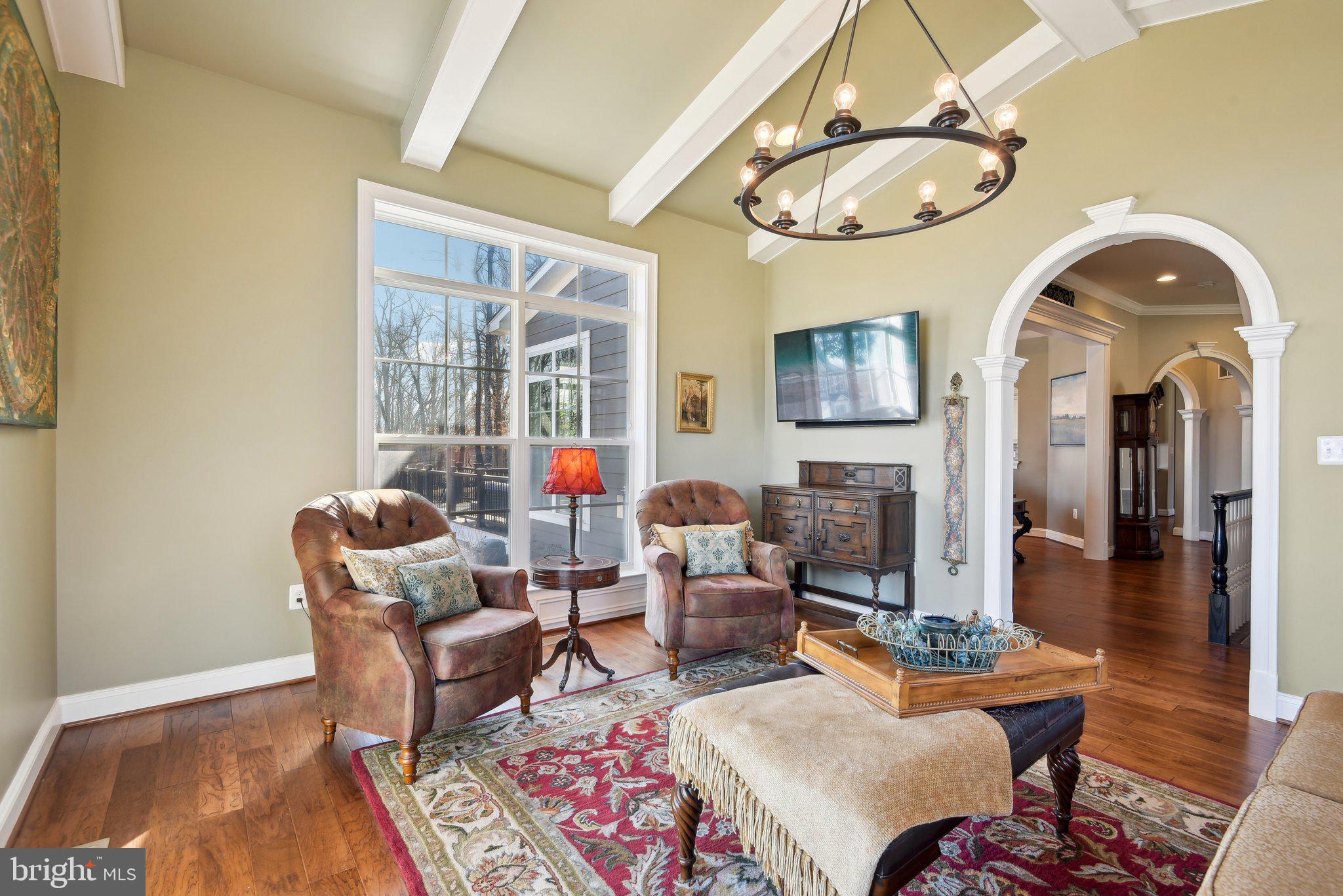 LONGVIEW CREST - Residential