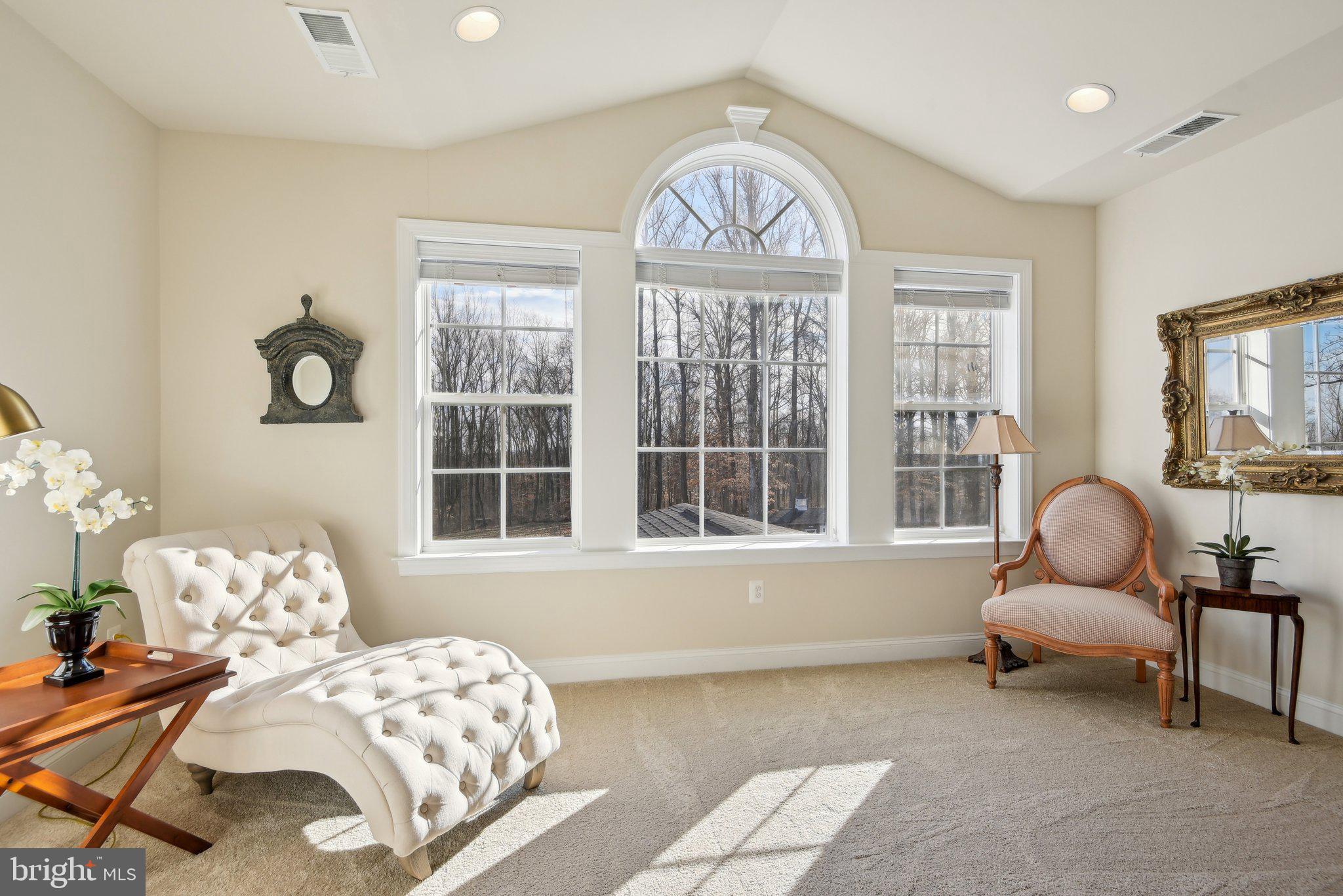 LONGVIEW CREST - Residential