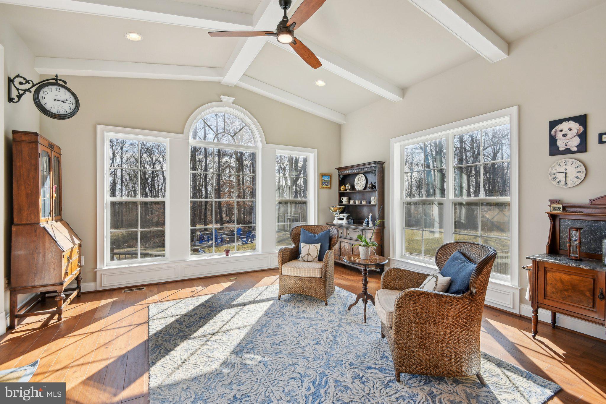 LONGVIEW CREST - Residential