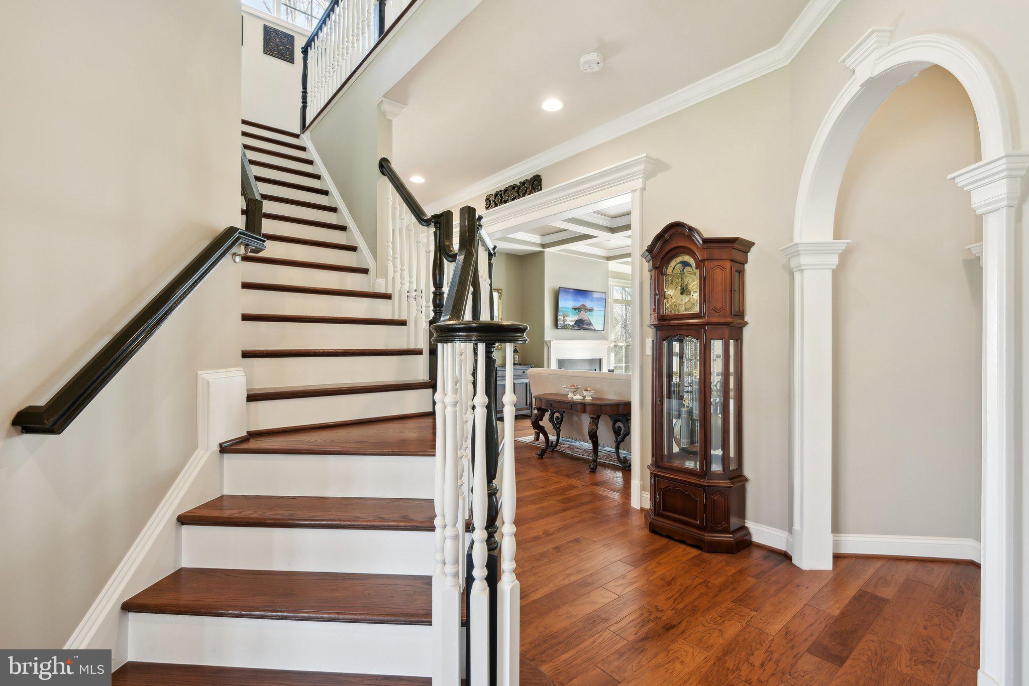 LONGVIEW CREST - Residential