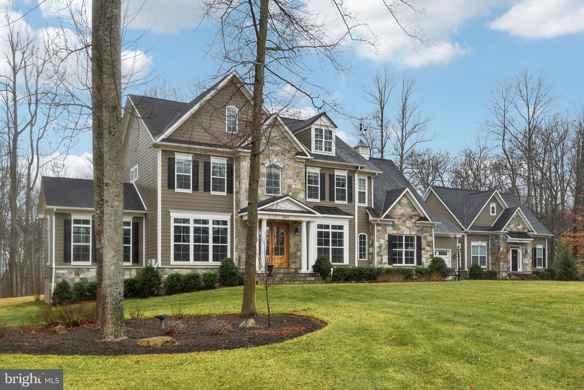 LONGVIEW CREST - Residential