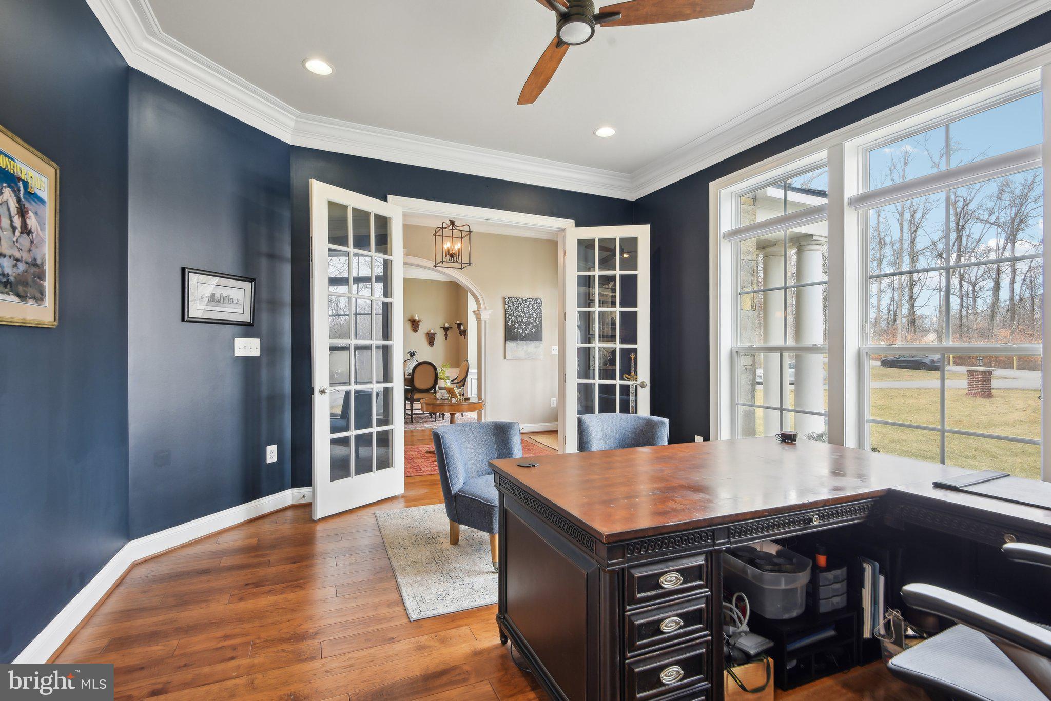 LONGVIEW CREST - Residential