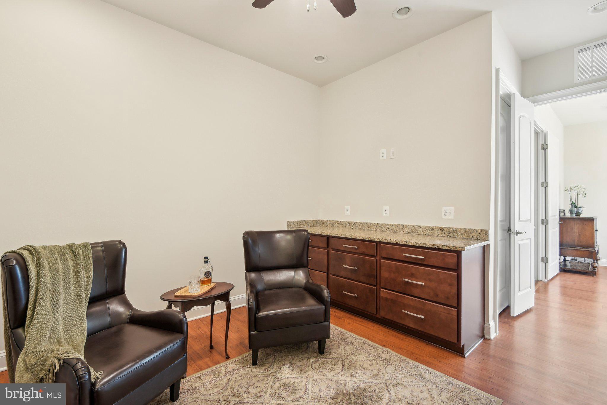 LONGVIEW CREST - Residential