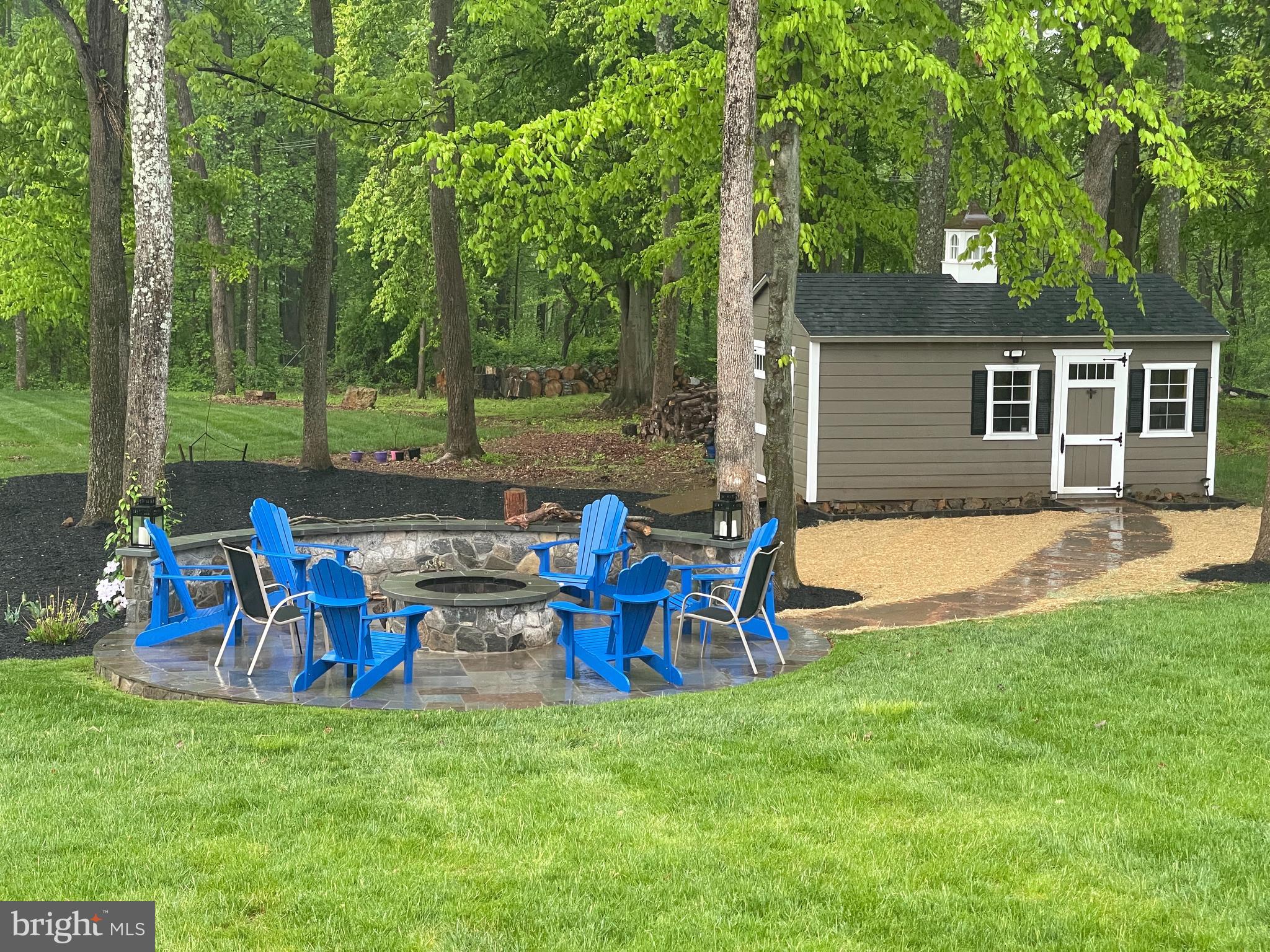 LONGVIEW CREST - Residential