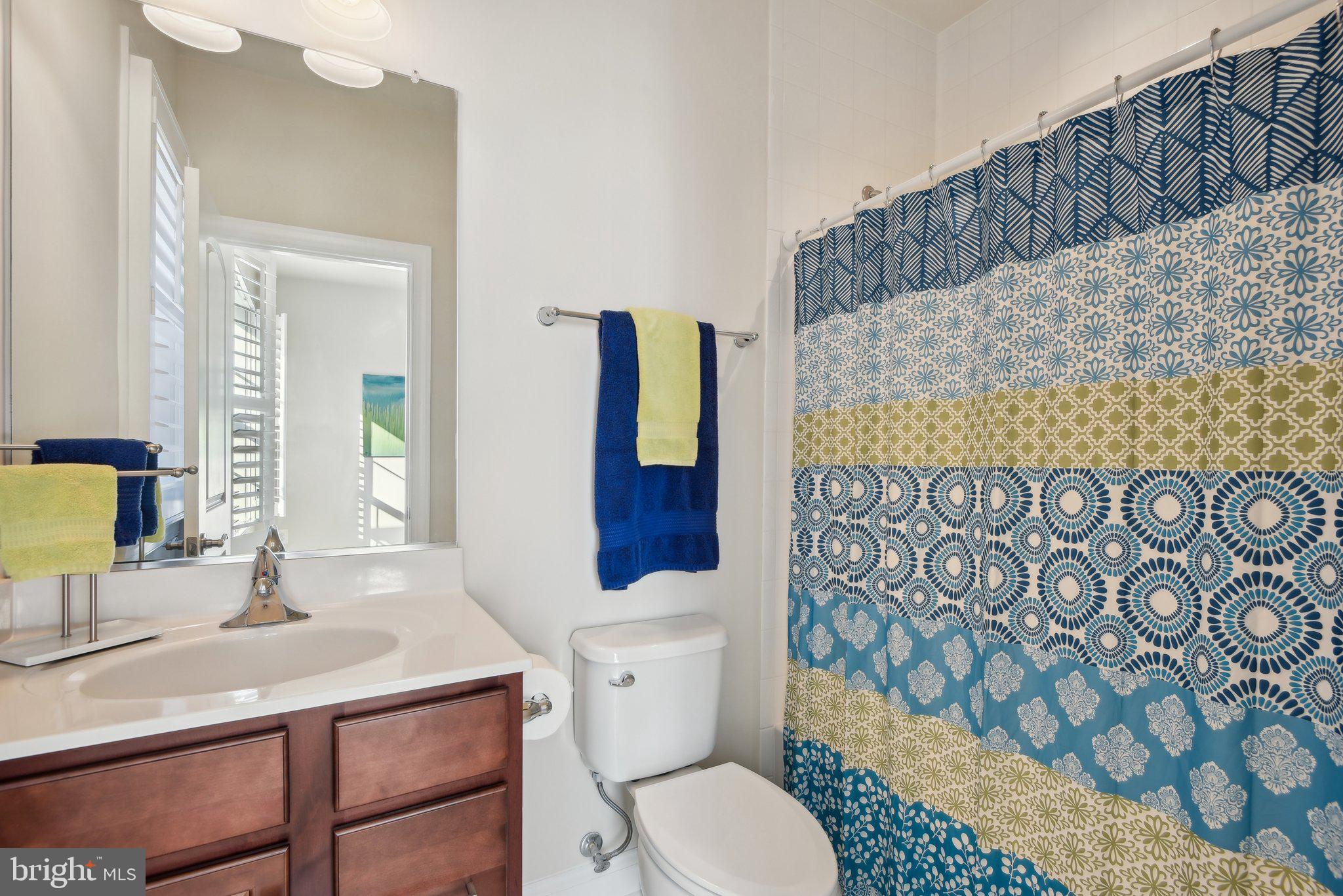 LONGVIEW CREST - Residential