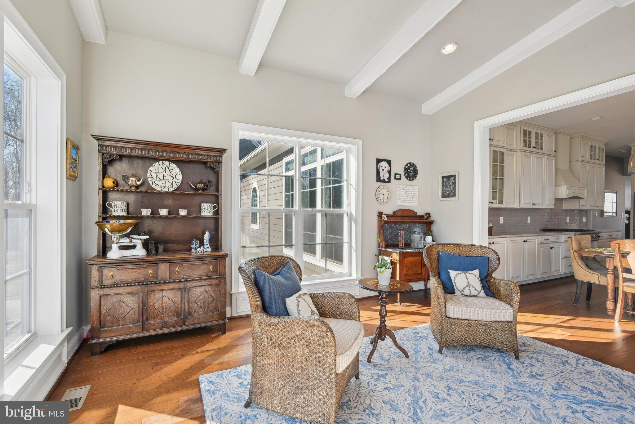 LONGVIEW CREST - Residential