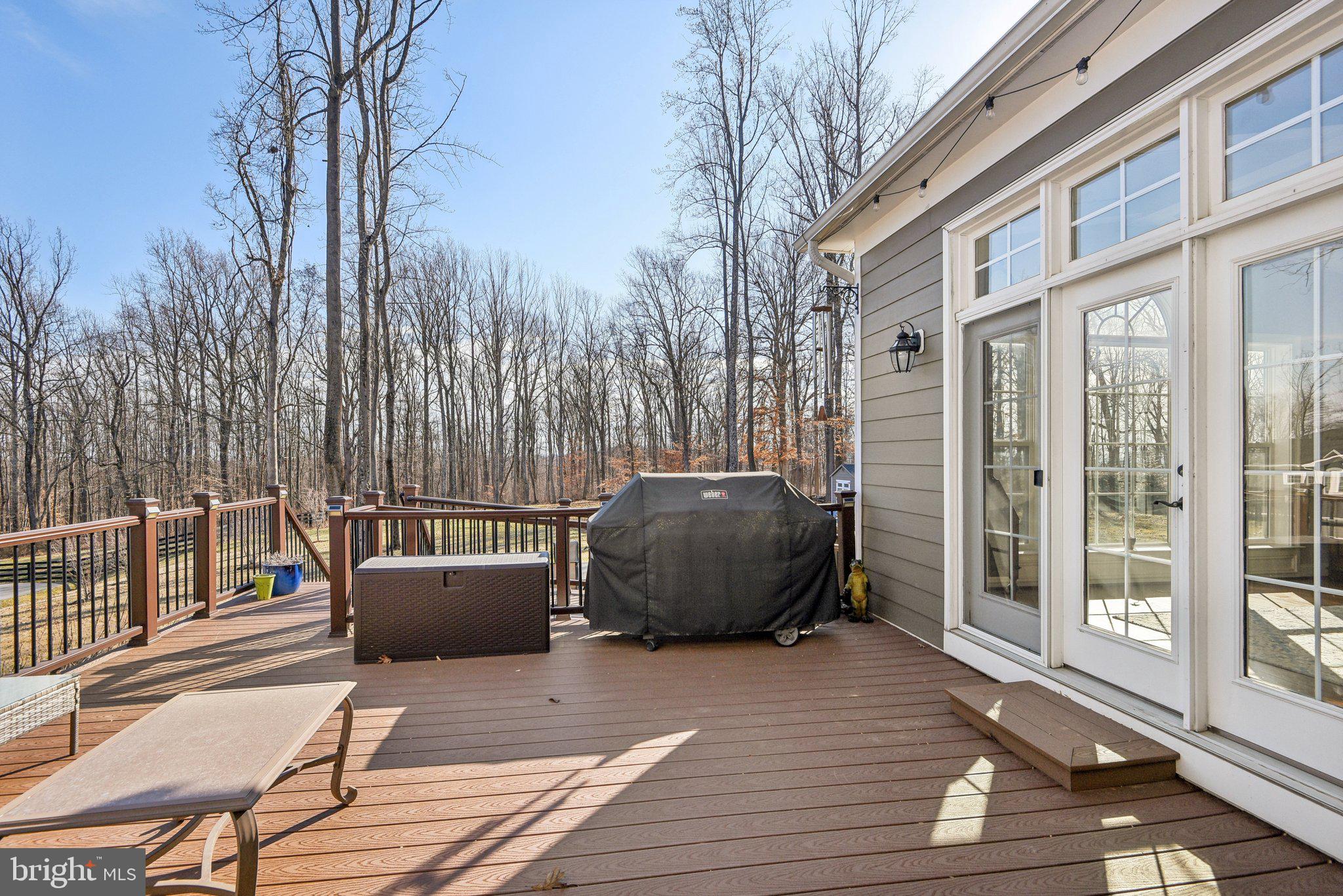 LONGVIEW CREST - Residential