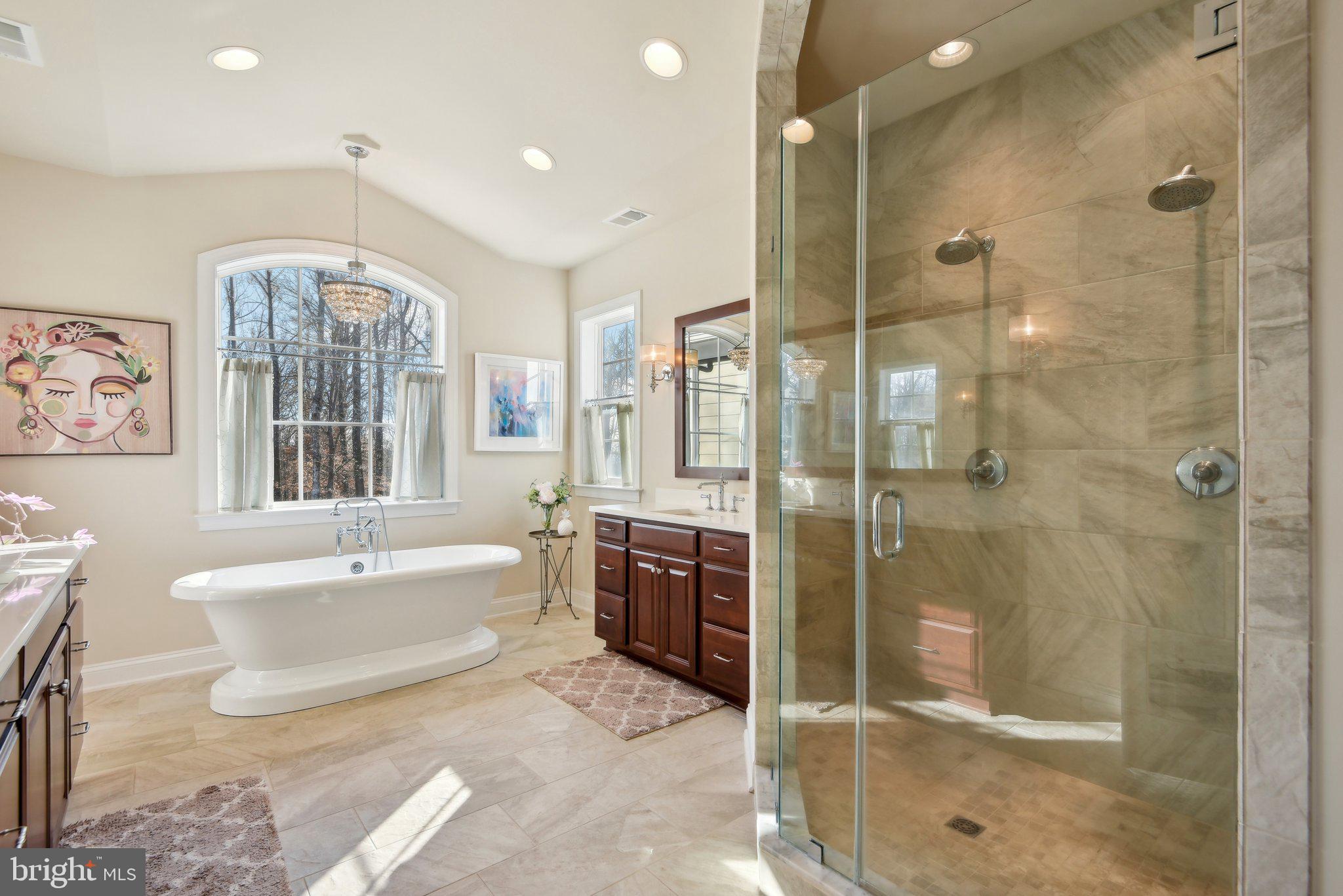 LONGVIEW CREST - Residential