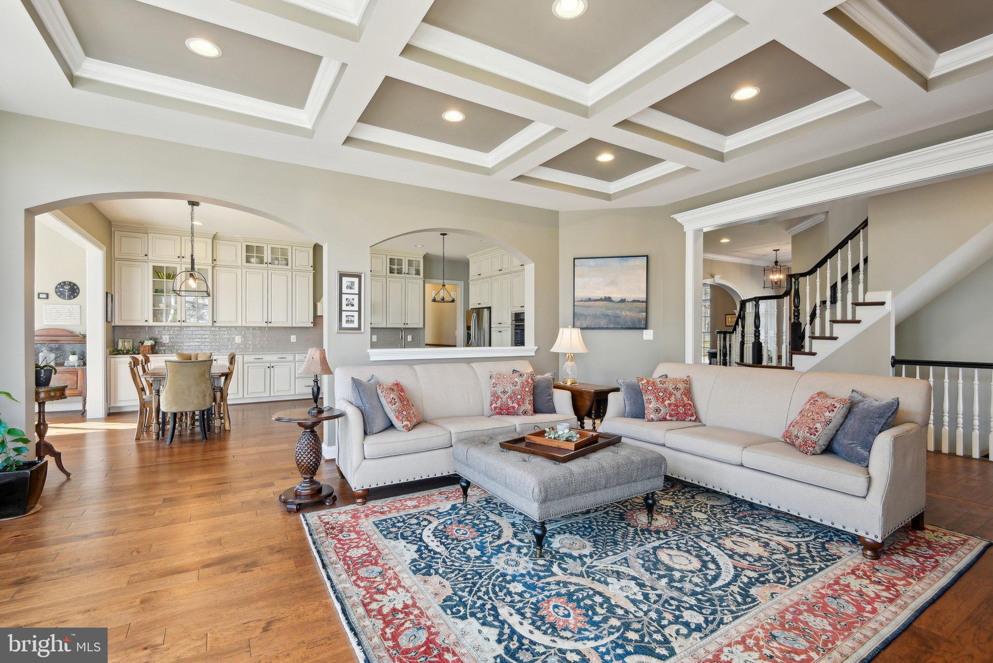 LONGVIEW CREST - Residential