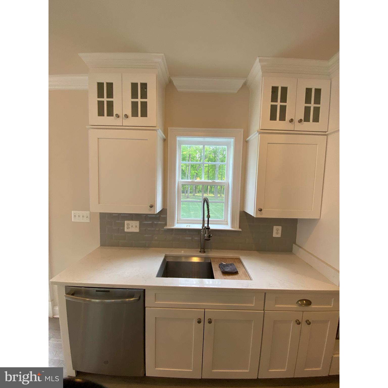 LONGVIEW CREST - Residential