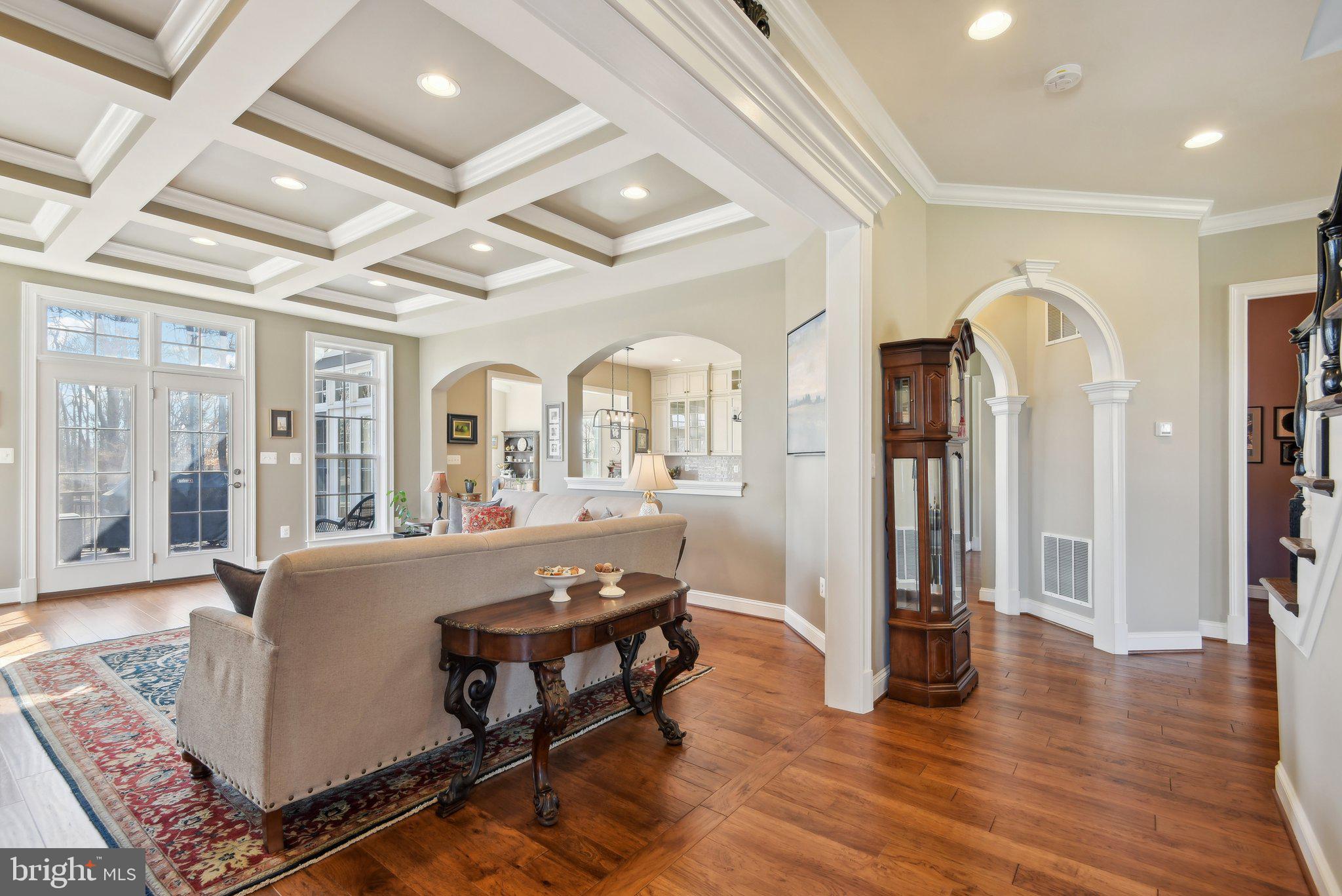 LONGVIEW CREST - Residential