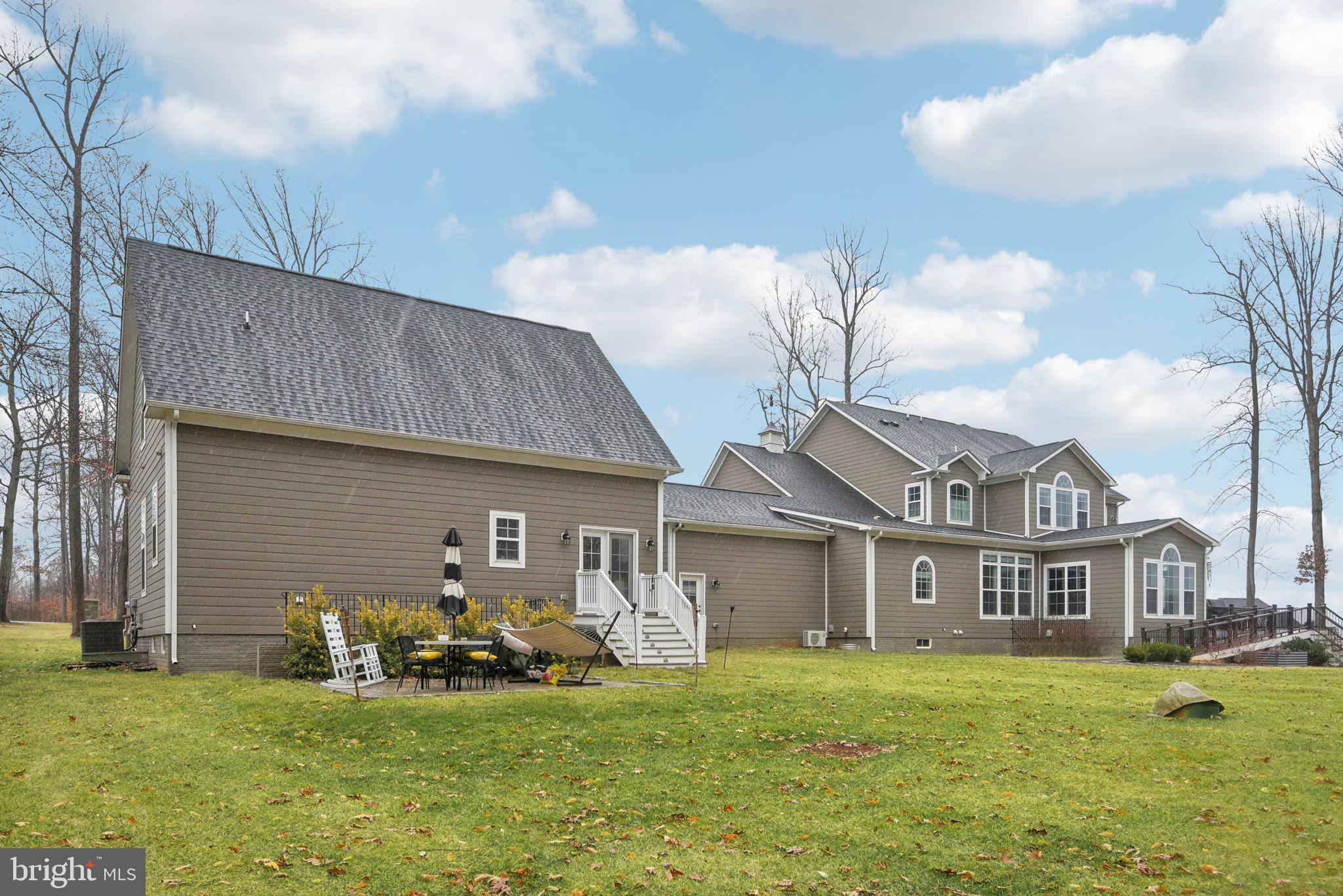 LONGVIEW CREST - Residential