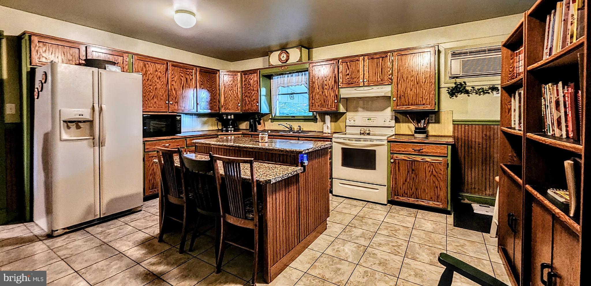 LAURICH HILLS - Residential